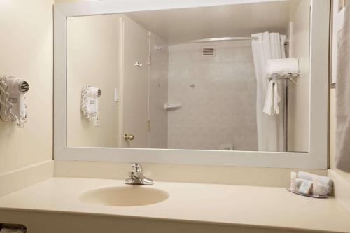 Travelodge Hotel Ottawa & Conference Centre