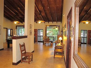 Two Sandals By The Sea Inn - B&B