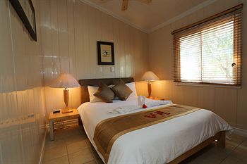 Villa Kokomo Botanical Resort
