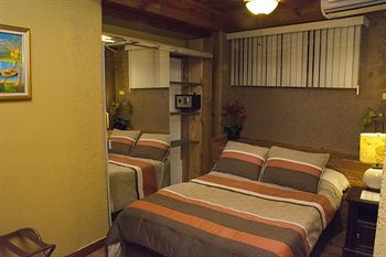 Hotel B & B Comfy Inn