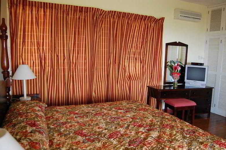 Hostal Inn At Shaw Park Gardens & Waterfalls