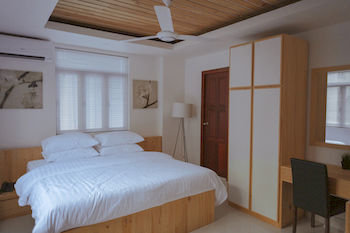 Hotel Pine Lodge