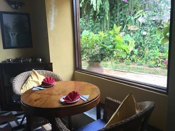 Hostal Planters Country Hotel