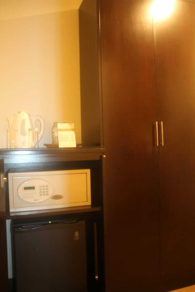 Pearl Lane Hotel