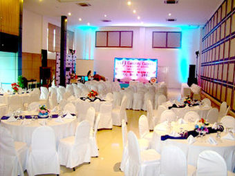 Skylight Hotel
