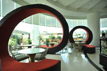 F1 Hotel