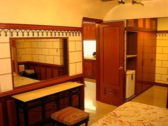 New Camelot Hotel