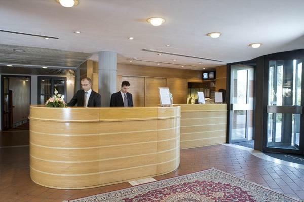 Petra Hotel & Residence