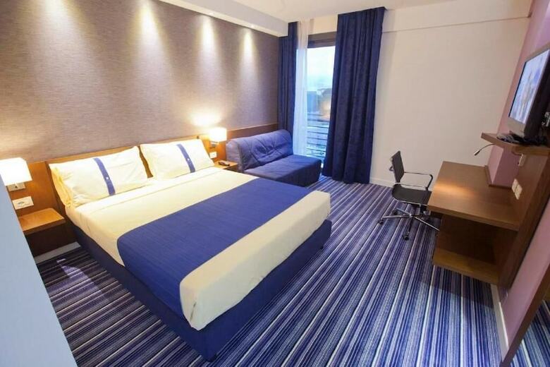 Hotel Express By Holiday Inn Rome East