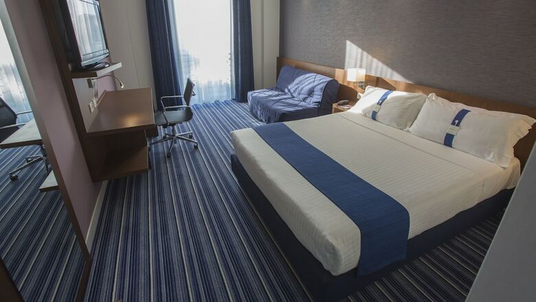 Hotel Express By Holiday Inn Rome East