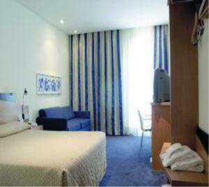 Hotel Express By Holiday Inn Rome East