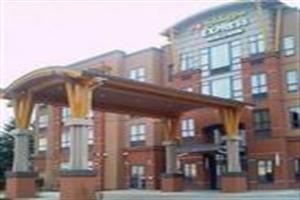 Holiday Inn Express Hotel & Suites Riverport Richmond