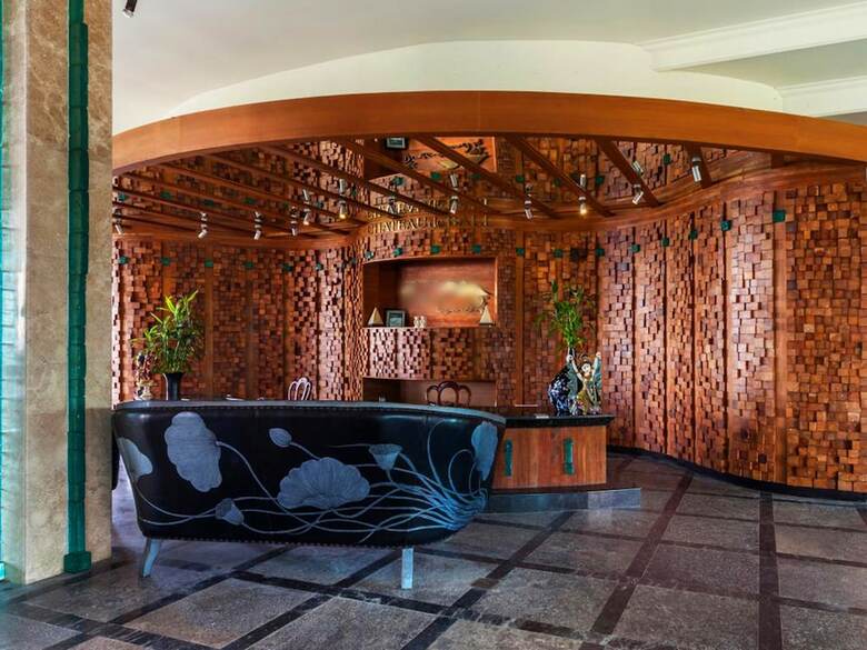 Hotel Dreamland Luxury Villas And S