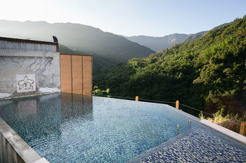Hotel Grand Orchid Villa Resort