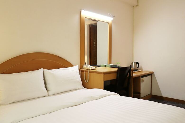 Oriental Hotel