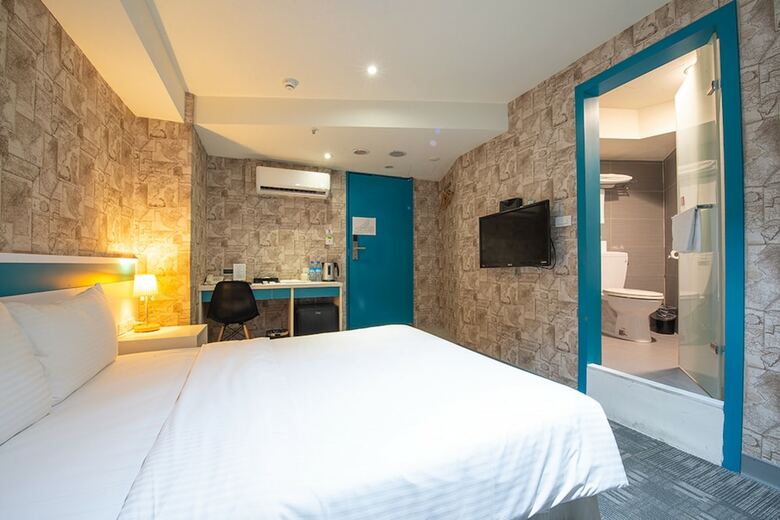 9ine Hotel