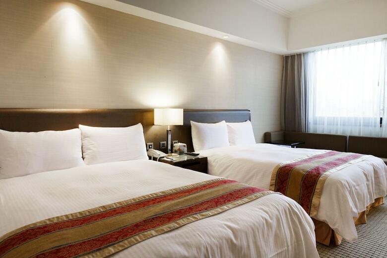 Jen Dow International Hotel