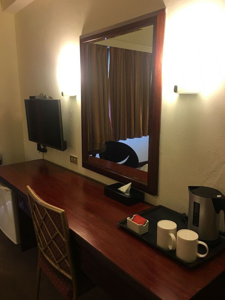 Jen Dow International Hotel