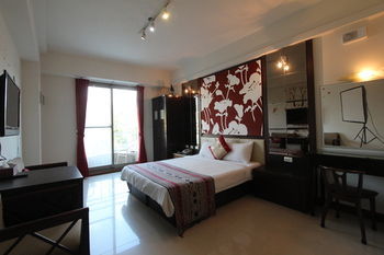 Warner Leisure Hotel