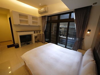 Ch Service Apartment