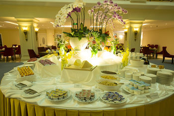 Merperle Crystal Palace Hotel
