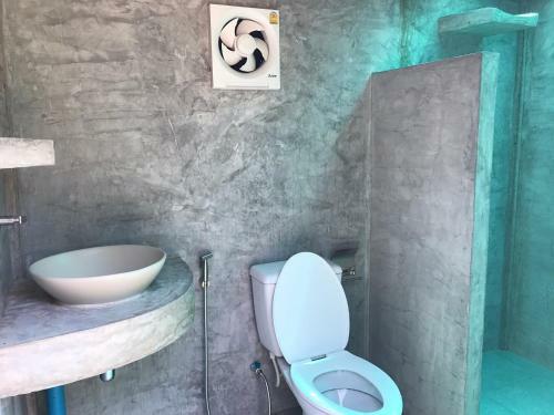 Hotel Saiyok River House