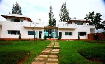 Hotel Aurora Resort