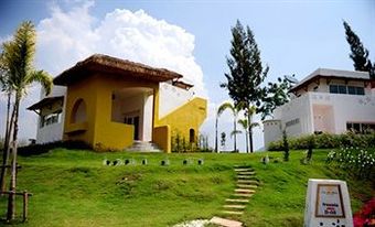 Hotel Aurora Resort