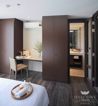 Aparthotel Balcony Courtyard Serviced Apartments