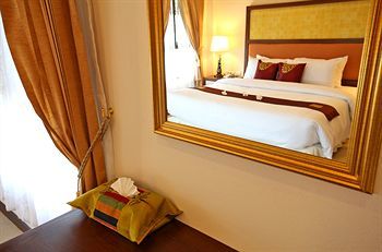Thai Thani Pool Villa Resort