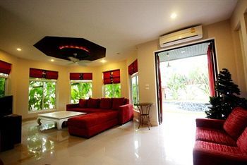 Villa Tamnak Beach House