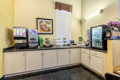 Hotel Quality Suites North