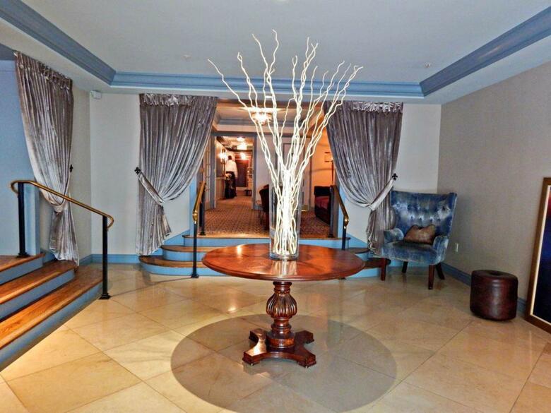 Hotel Normandy