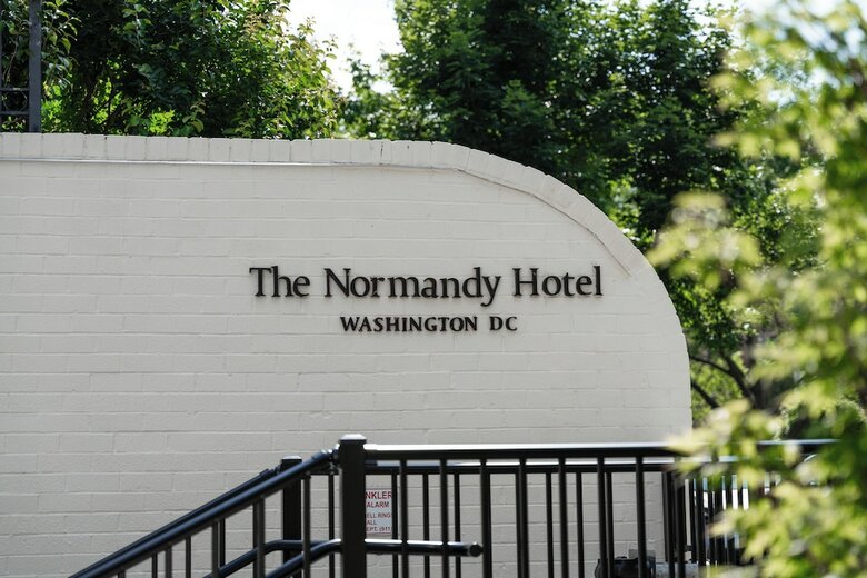 Hotel Normandy