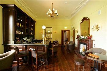 Hotel Mount Falcon