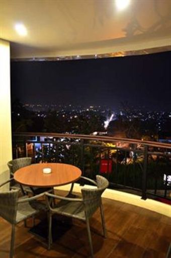 Emersia Hotel & Resort