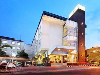 Grage Ramayana Hotel