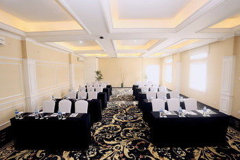 Adhiwangsa Hotel & Convention Hall