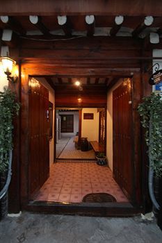 Albergue Icos Guesthouse 1 For Female