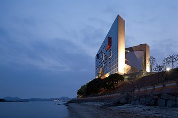 Hidden Bay Hotel