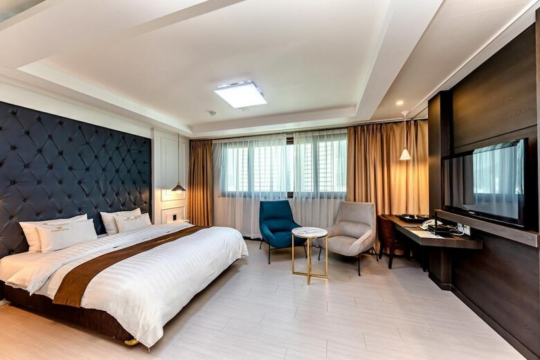 Hs Tourist Hotel