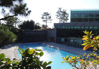 The We Hotel