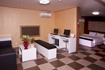 Camellia Hotel