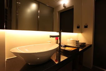 Avenue Nine Hotel