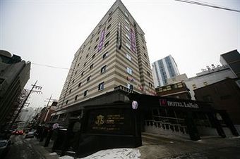 Lanuit Hotel