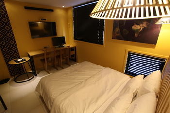 H Avenue Hotel