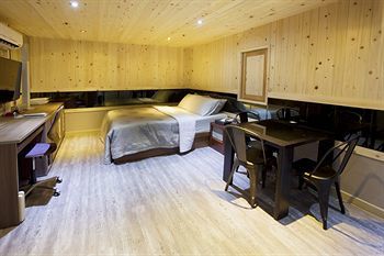 Film 37.2 Hotel