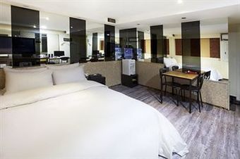 Film 37.2 Hotel