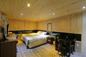 Film 37.2 Hotel