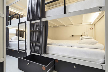 G Guest Home - Hostel